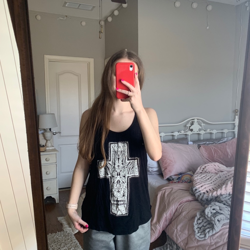 Cross Tank - Picture 1 of 3